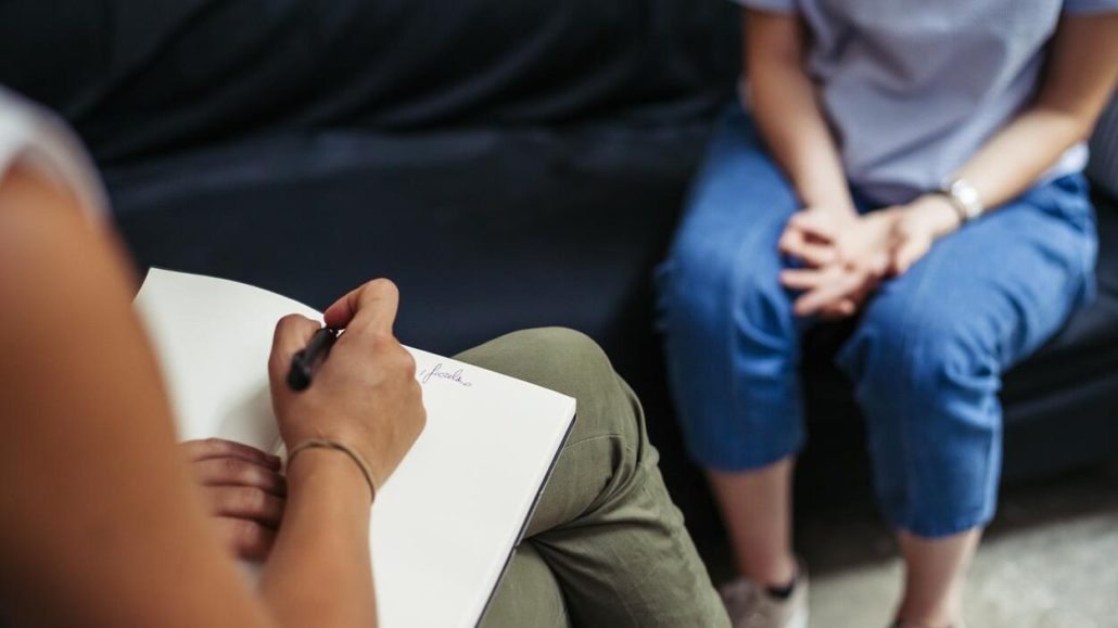 psychologue-consultation-1030x579